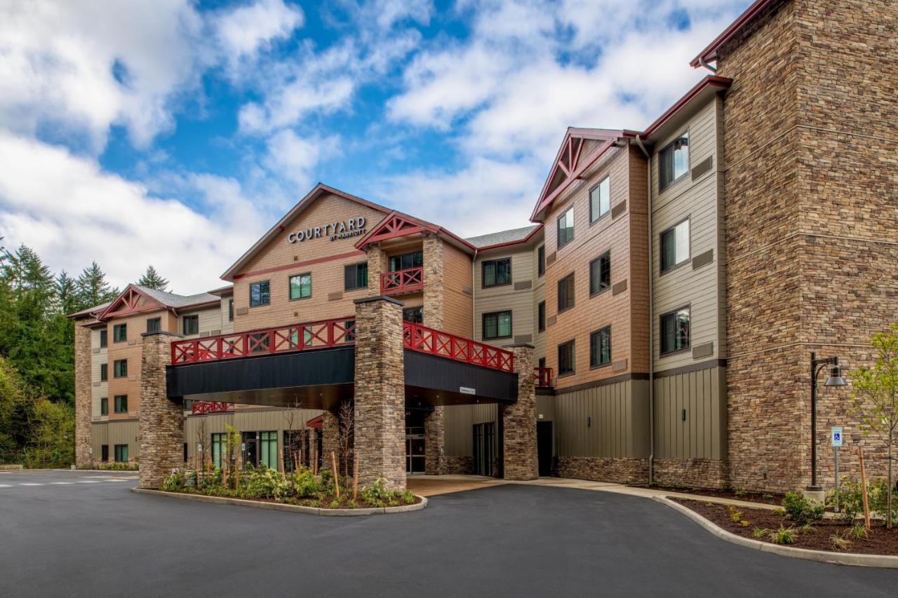 Courtyard By Marriott Olympia Hotel Exterior photo